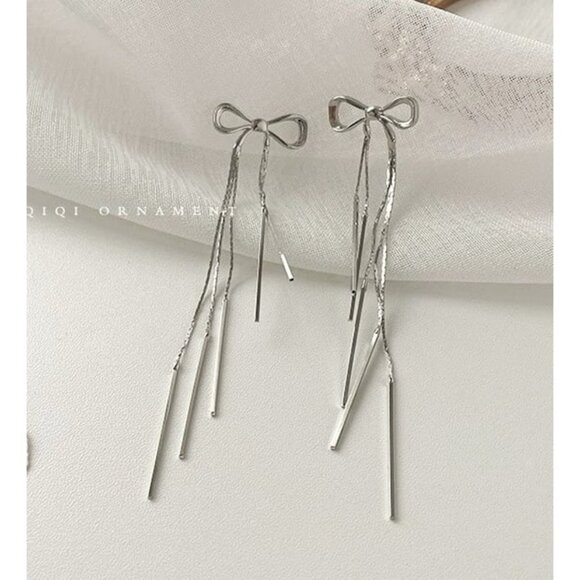 Simple and fashionable silver bow earrings - Picture 1 of 4